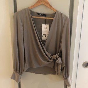 Zara SATIN BLOUSE WITH KNOT DETAIL size S